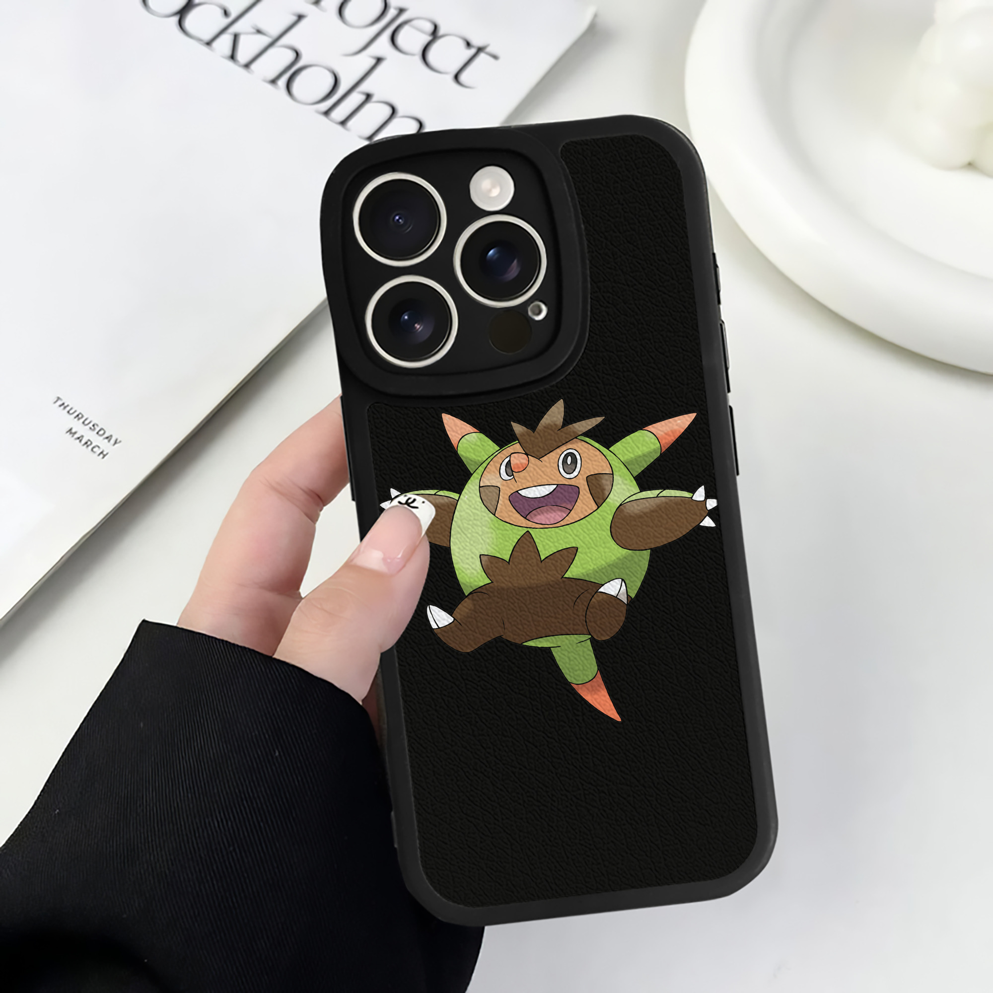 （画像用） ポケットモンスター Pokémon 【iPhone 16シリーズ対応】シリコンスマホケース（レザー調） 材質：シリコン